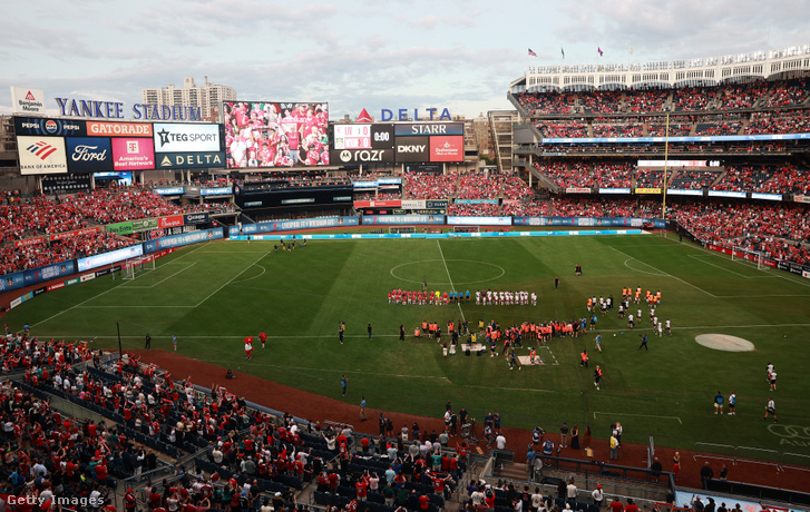 A Yankee Stadium lelátóira öröm lehetett nézni, a meccshangulat azonban már kevésbé volt felvillanyozó...