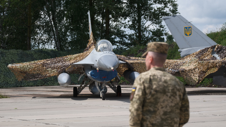 Rejtélyes becsapódás Lengyelországban, a NATO aktiválta légi és szárazföldi védelmét