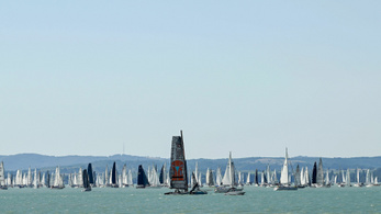 A Balaton közepéről érkezik az élő adás: technológiai erődemonstráció a Kékszalagon