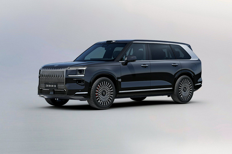 900 lóerős SUV szorongatja meg az X7-es BMW-t és a GLS Mercit