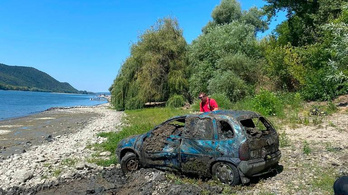 Alacsony a Duna, előkerült belőle egy 13 éve ellopott autó