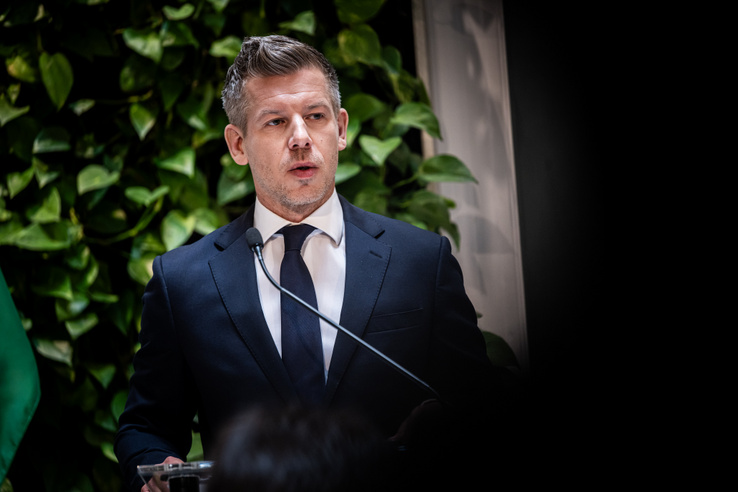 Magyar Péter tájékoztatót tart a&nbsp;Paksi Atomerőműben, rendkívüli intézkedések jönnek