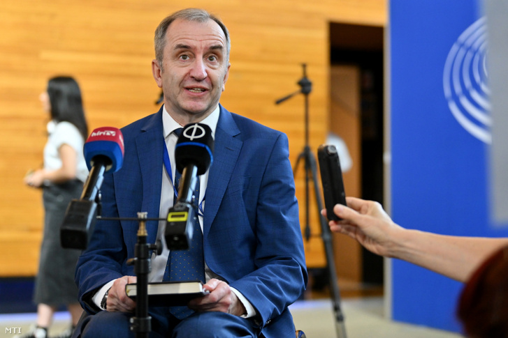 Szekeres Pál, a Fidesz EP-képviselője beszél az Európai Parlament épületében, Strasbourgban 2024. július 17-én