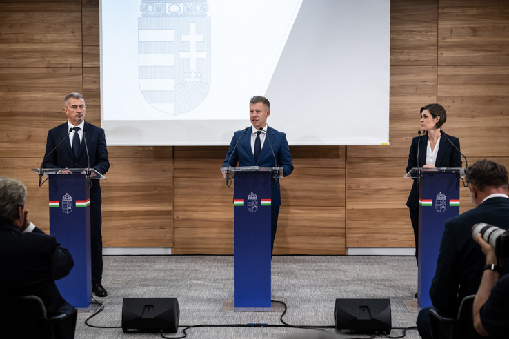 Magyar Péter tájékoztatót tart a&nbsp;Paksi Atomerőműben, rendkívüli intézkedések jönnek