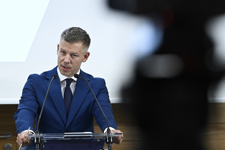 Magyar Péter viszi a válságkommunikációt, de tényleg a lakosságon múlik a megoldás? – Bőhm Kornélt kérdeztük