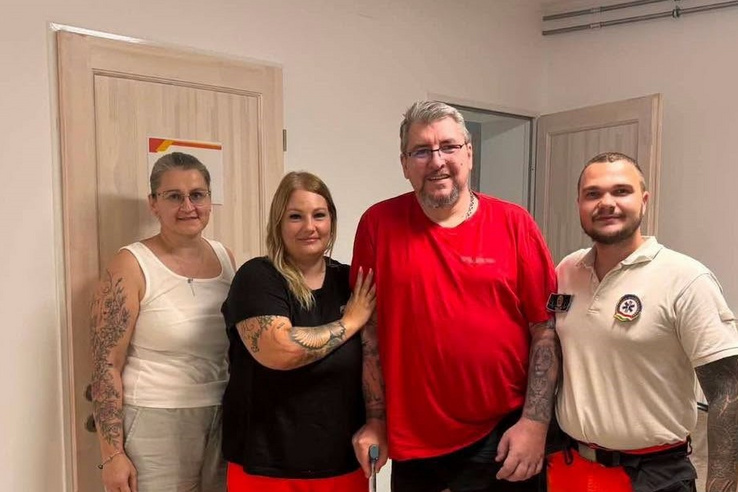 Személyesen köszönte meg a mentőknek az életét Sinka István