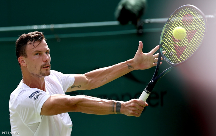 Fucsovics Márton a wimbledoni teniszbajnokság férfi egyesének második fordulójában Londonban 2026. július 1-jén