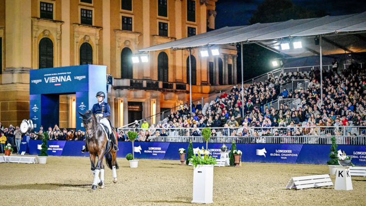 A világ legsikeresebb díjlovasának tartott Isabell Werth a 2025-ös bécsi Longines Global Champions Touron a schönbrunni kastélyparkban