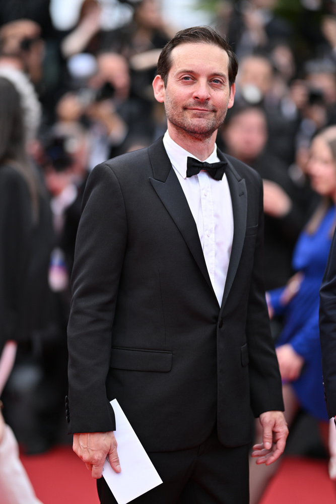 Tobey MaguireTobey Maguire nehéz gyerekkort élt át, mivel fiatalon sokat költözött rokonok között, és hamar megtanulta, hogy magára kell számítania