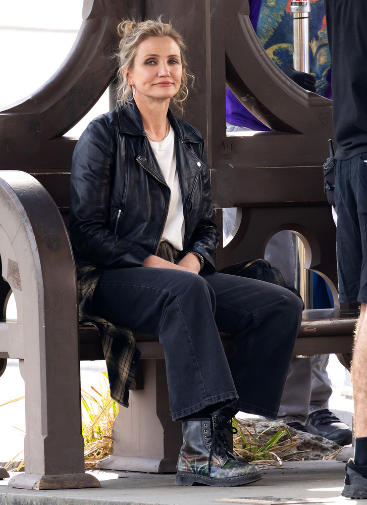 Cameron DiazCameron Diaz szerény körülmények között nőtt fel, családja még üres palackok gyűjtésével is próbált plusz pénzhez jutni, de ennek ellenére boldog gyerekkora volt