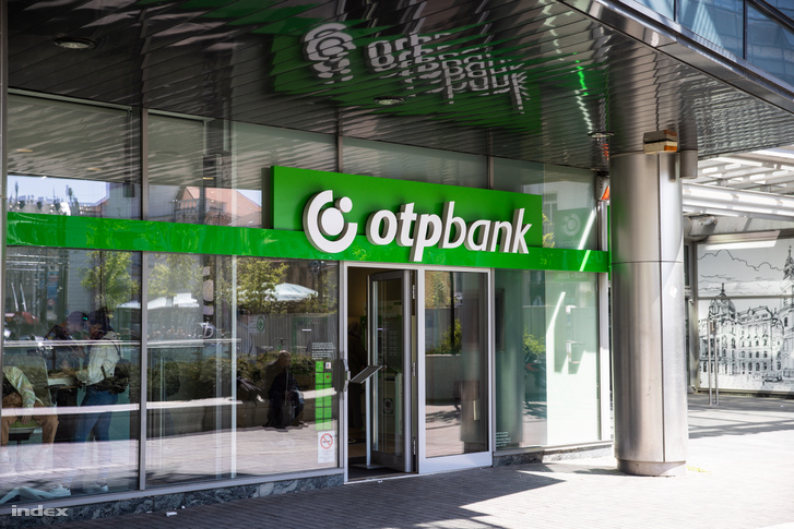 Az OTP Bank egyik fiókja Budapesten