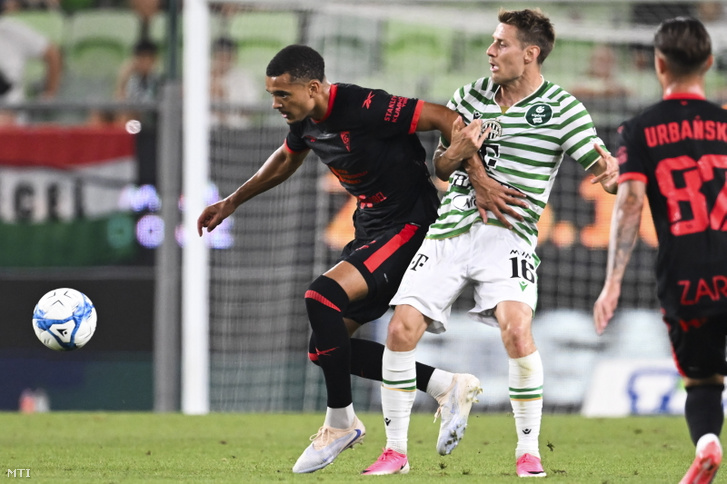 Kristoffer Zachariassen, a Ferencváros (j) és Maximilian Dietz, a Górnik Zabrze játékosa a labdarúgó Európa-liga selejtezőjének 3. fordulójában játszott Ferencváros - Górnik Zabrze mérkőzésen a Groupama Arénában 2026. augusztus 5-én