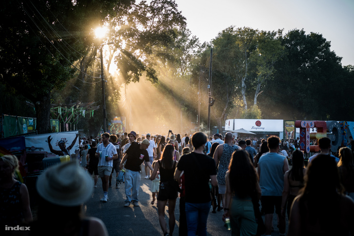 Fesztiválozók a Szigeten 2025. augusztus 9-én