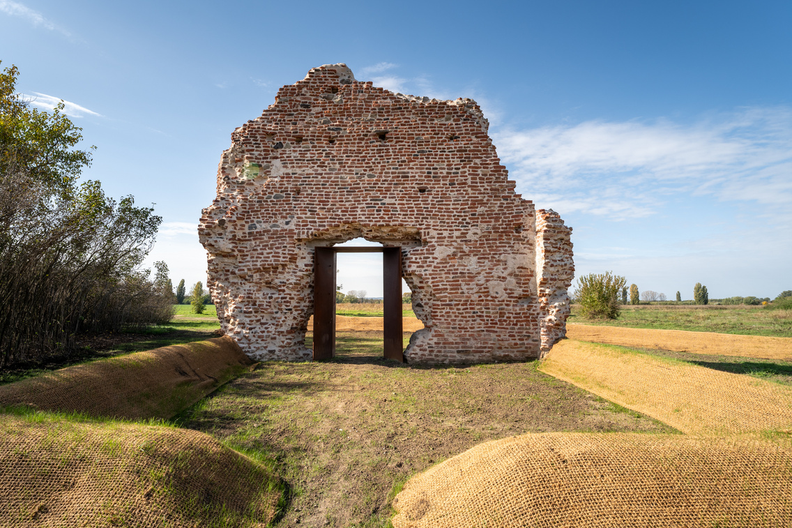 Varjaskéri templomrom