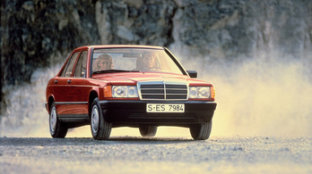 Születési anyakönyvi kivonatot ad a Mercedes a klasszikus autóihoz