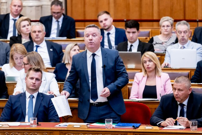 Kilencezer rendőr hiányzik az állományból, nagy átalakításokra készül a belügyminiszter