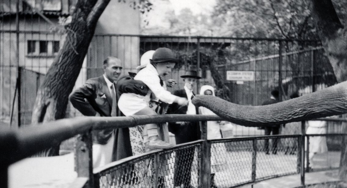 1935