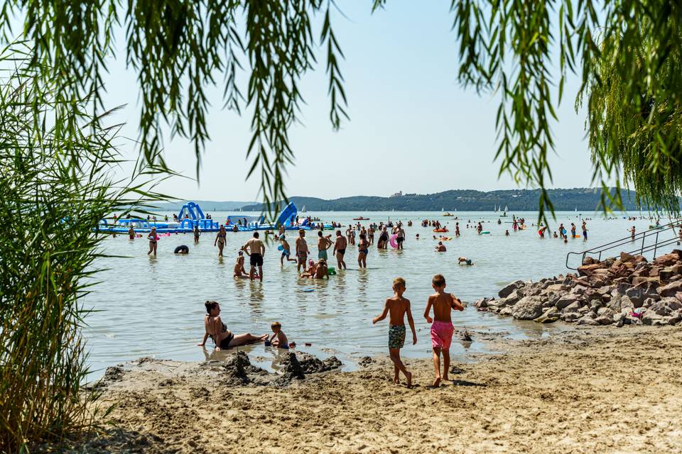 Hétvégi balatoni programajánló: gasztrohelyek, fesztiválok és kiállítások