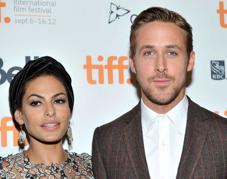 Ryan Gosling és Eva MendesRyan Gosling és Eva Mendes már évekkel a 2012-es Túl a fenyvesen című film forgatása előtt ismerték egymást, de kapcsolatuk a közös munka alatt vált romantikussá