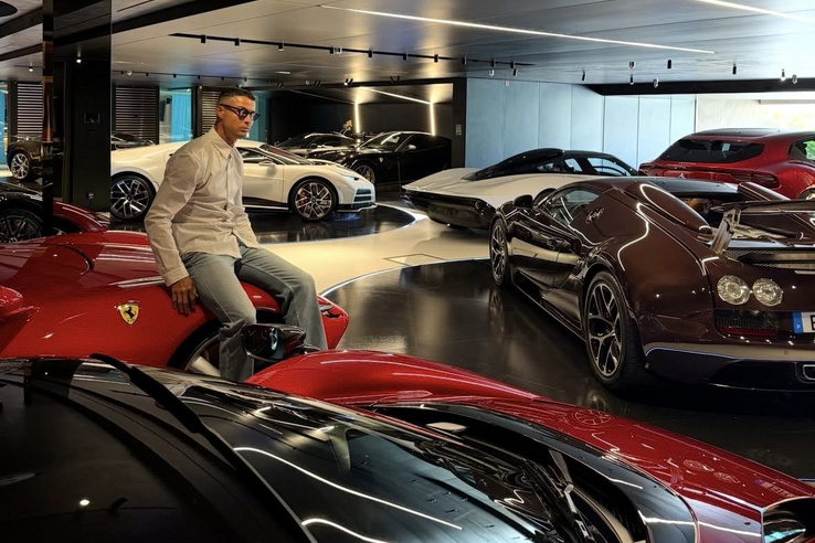 Bugatti, Ferrari, McLaren: Ronaldo megmutatta a garázsát