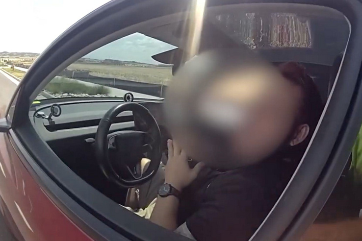 „Nem én vezettem, hanem az Autopilot” – mondta a gyorshajtó
