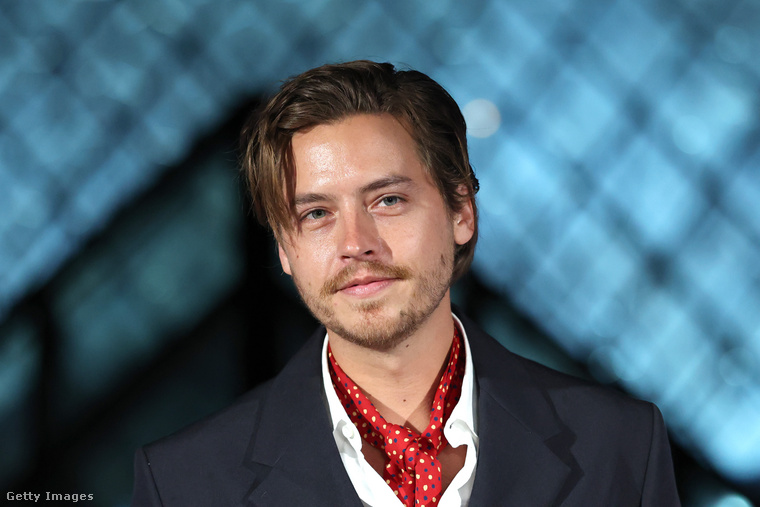 Cole SprouseCole Sprouse és ikertestvére, Dylan már csecsemőként dolgozni kezdett, később pedig a Zack és Cody élete című Disney-sorozat sztárjai lettek