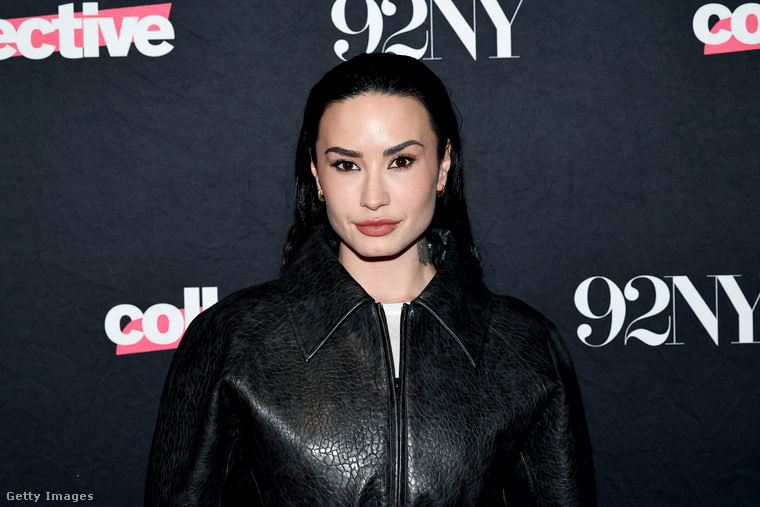 Demi LovatoDemi Lovato már gyerekként feltűnt a Barney &amp; Friends című műsorban, később pedig a Disney egyik legnagyobb sztárja lett a Rocktábor és a Sonny, a sztárjelölt révén