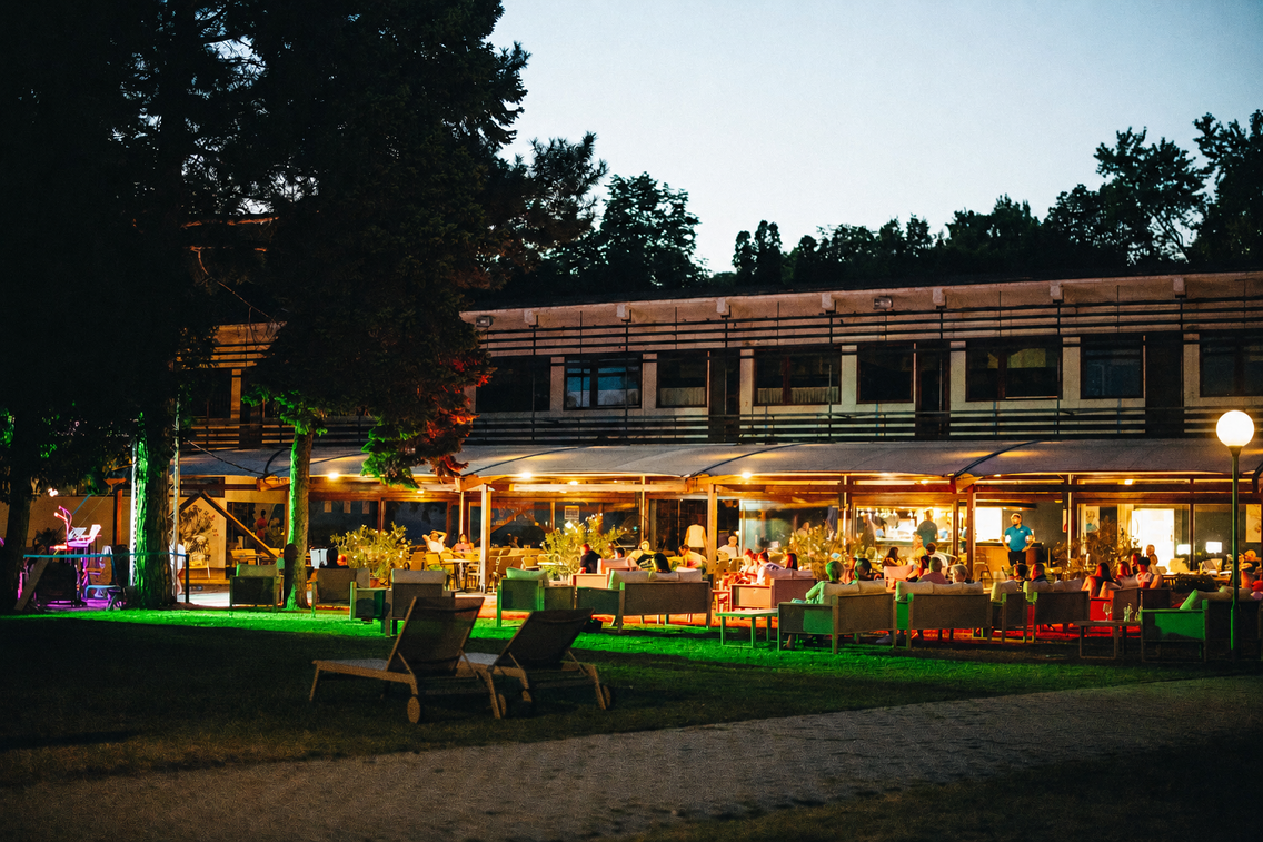 kistihanybeachbistro.png