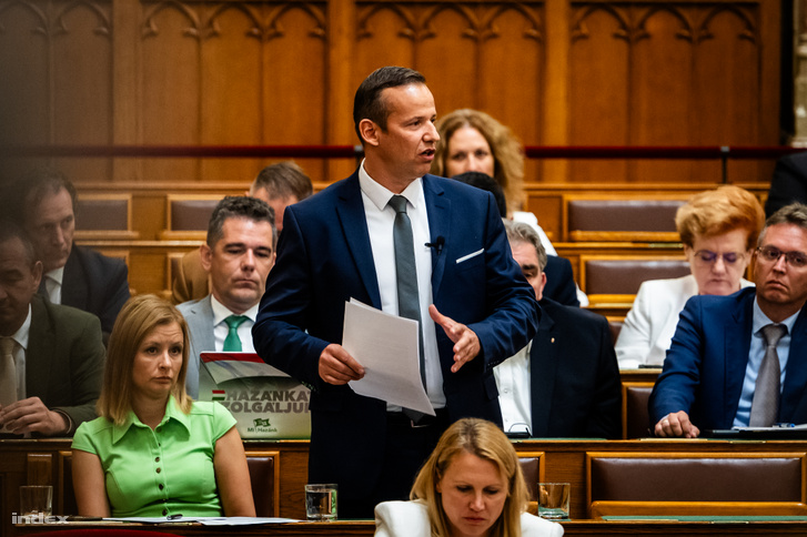 Toroczkai László beszél az Országgyűlés ülésén 2026. augusztus 10-én