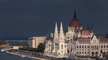 Súlyos akadály tornyosul a magyar euró előtt