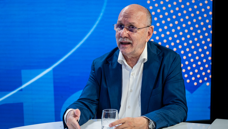 Hack Péter: Ugyanazzal a&nbsp;fegyverrel nyírták ki Sulyok Tamást, mint egykor Baka Andrást