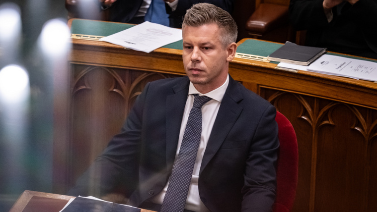 Magyar Péter szánalmasnak nevezte azokat a Fradi-ultrákat, akik a sportállamtitkár fián akartak bosszút állni