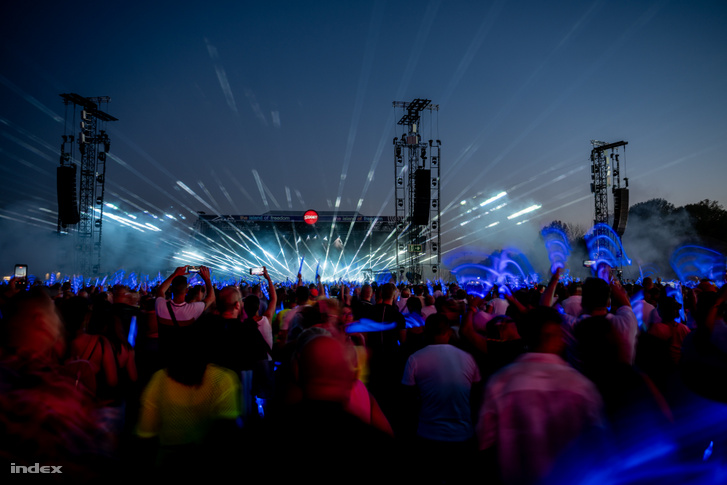 DJ Oti a szigeten 2026. augusztus 8-án
