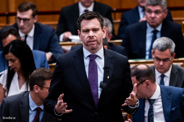 Vitézy Dávid 2026. július 6-án