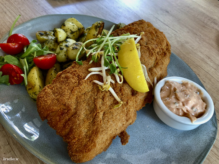 Rántott harcsafilé, remoulade mártással