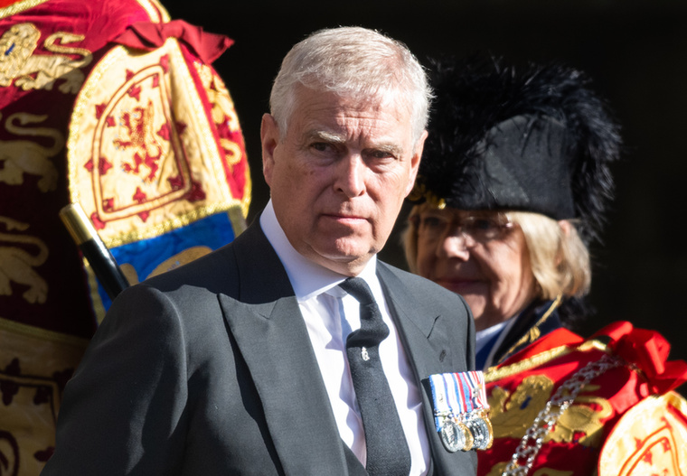 András viszonyai&nbsp;Sarah Ferguson botrányai mellett az évek során András, ma már csak volt herceg hűségét is többször megkérdőjelezték
