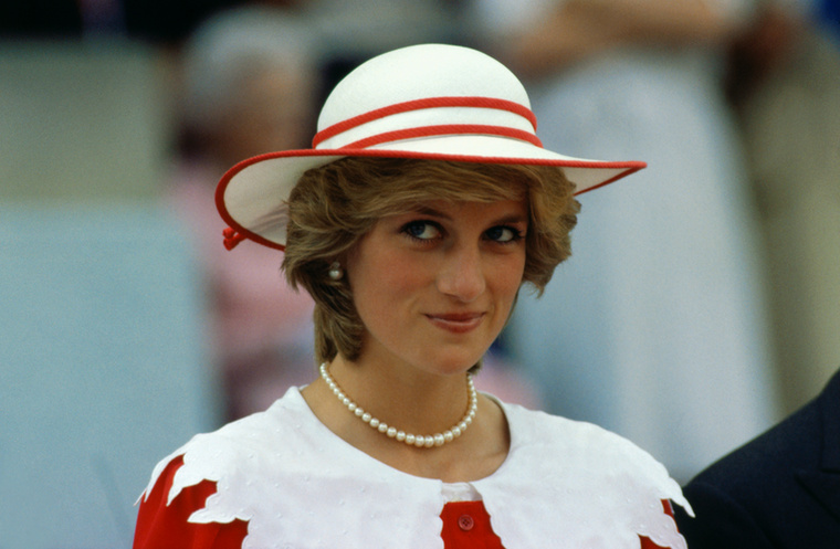 Diana hercegné is beleszeretett valaki másba?&nbsp;Diana magánéletével kapcsolatban is rengeteg találgatás látott napvilágot, de James Hewitt neve nem csupán egy meg nem erősített bulvárpletykához kapcsolódik
