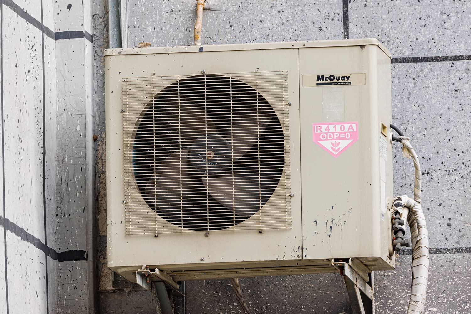 legkondi-informacio-McQuay AIR CONDITIONING AIR CONDITIONER OUTD