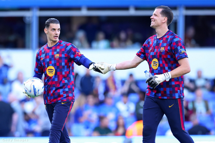 Yaakobishvili Áron és Wojciech Szczesny, az FC Barcelona játékosai a Birmingham City és az FC Barcelona előszezonbeli felkészülési mérkőzése előtt a Birminghamben
