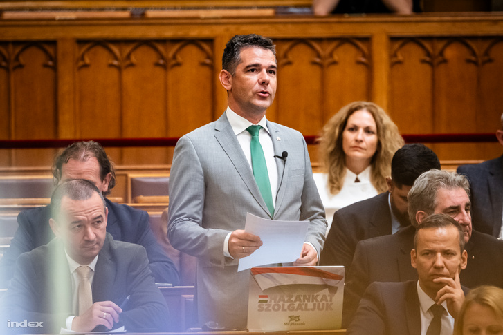 Novák Előd beszél az Országgyűlés ülésén 2026. augusztus 10-én