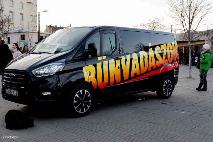 Bűnvadászok járműve 2025. február 25-én