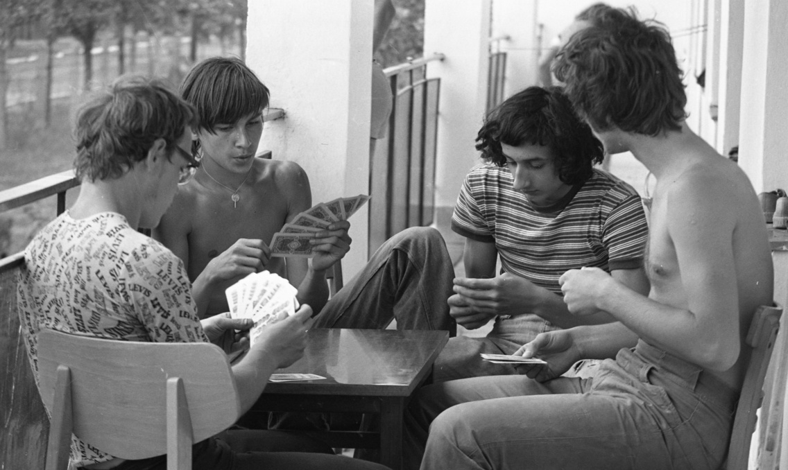 1976