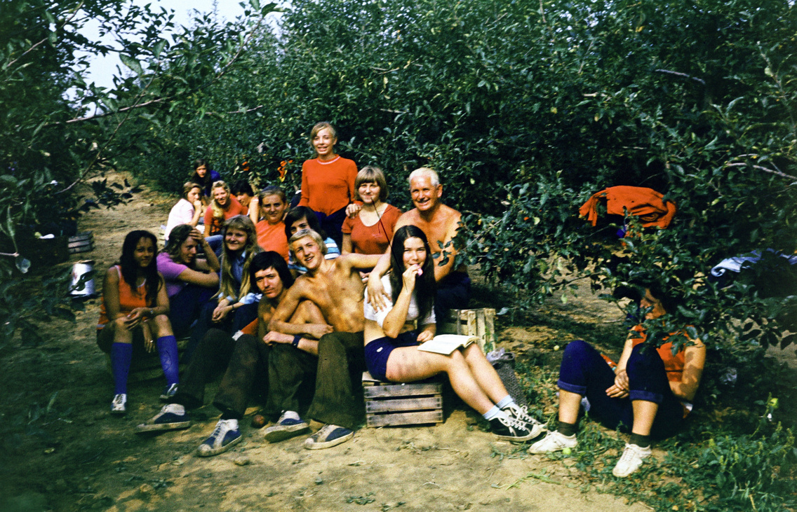 1975