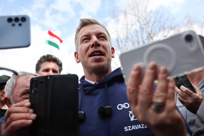 Magyar Péter „Facebook-kormányzásának” 100 napos mérlege: négyóránként egy poszt, 42 millió lájk