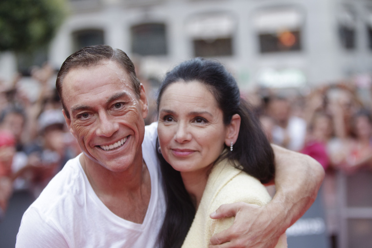 Jean-Claude Van Damme és Gladys PortuguesJean-Claude Van Damme és Gladys Portugues kapcsolatát is válás és újrakezdés jellemezte