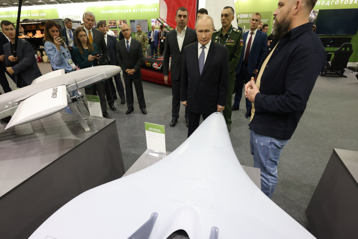 Műholdfelvételek buktatták le Putyint, titkos bázisokról csaphat le a&nbsp;NATO-ra