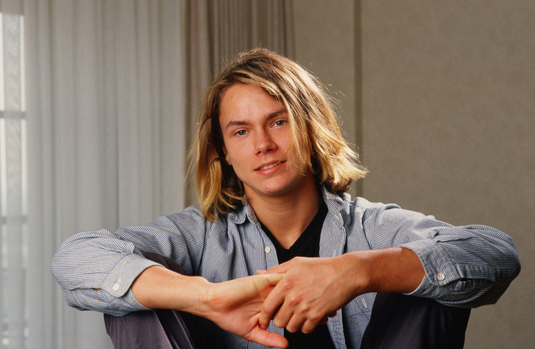 River PhoenixRiver Phoenix 12 évesen kapta első televíziós szerepét, néhány évvel később pedig az Állj mellém! tette az egyik legígéretesebb fiatal hollywoodi színésszé