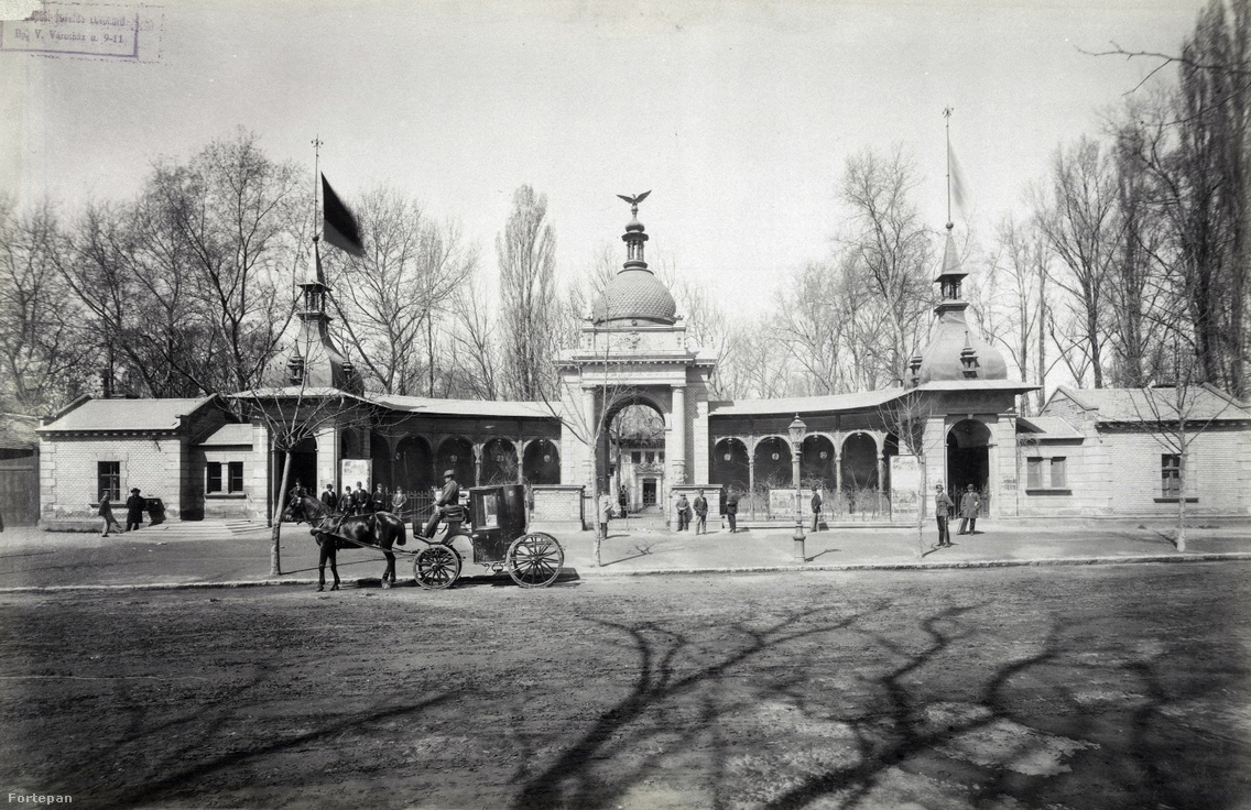 Az Állatkert régi főkapuja, a felvétel 1890 után készült