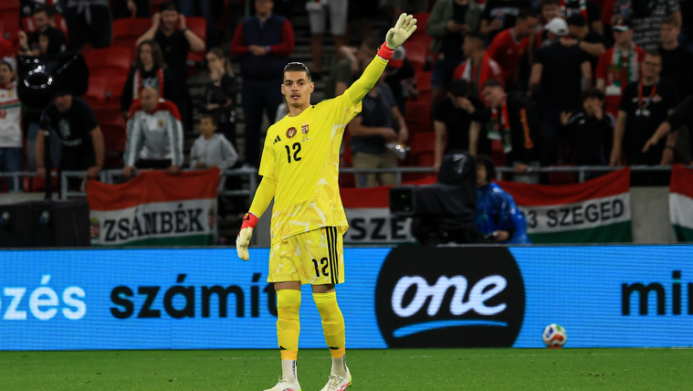Hivatalosan is bemutatták új csapatánál a Barcától távozó magyar futballistát