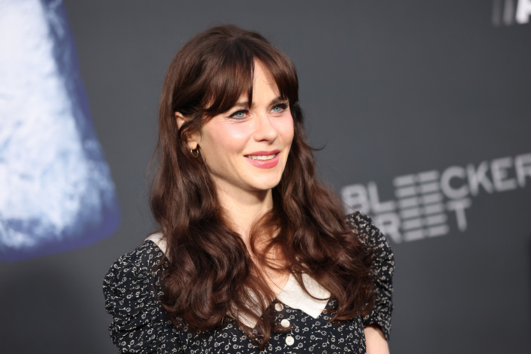Zooey Deschanelt egy vadidegen kezdte kritizálniZooey Deschanel egy alkalommal olyan „tanácsot” kapott egy rajongótól, amelyet biztosan nem kért